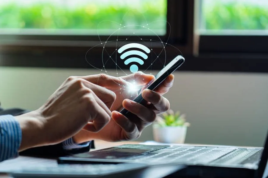 The Do’s and Don’ts of Staying Safe on Public Wi-Fi